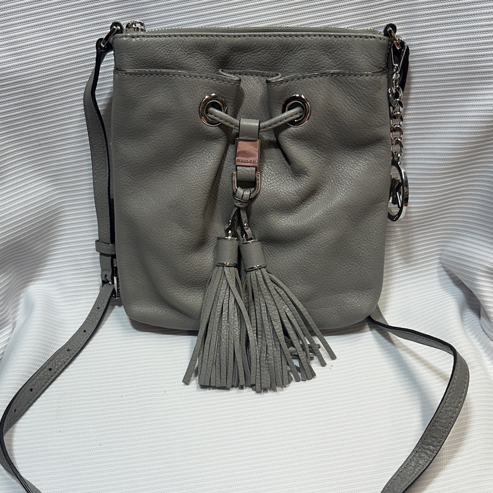 Michael kors gray leather crossbody tassels, outside pocket,zip enclosure 15834